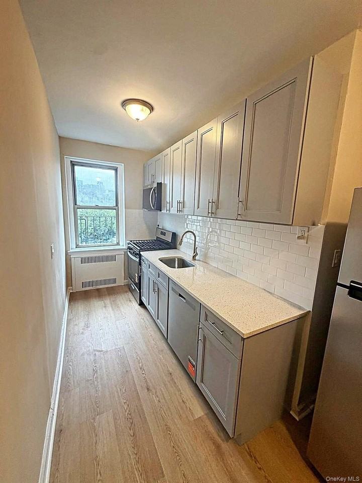 4115 45th St #6L - Photo 5 of 16