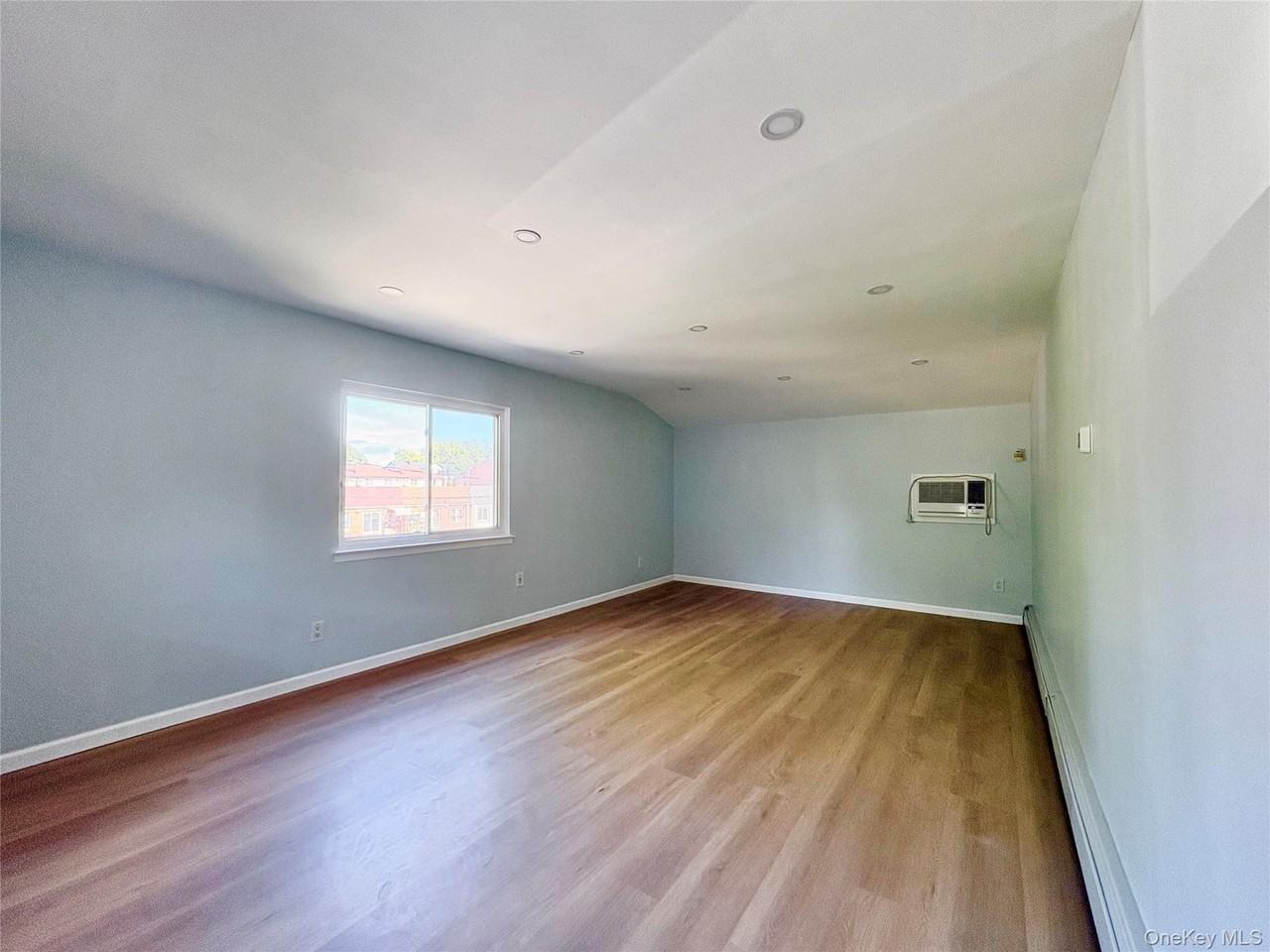 20650 46th Ave - Photo 2 of 8