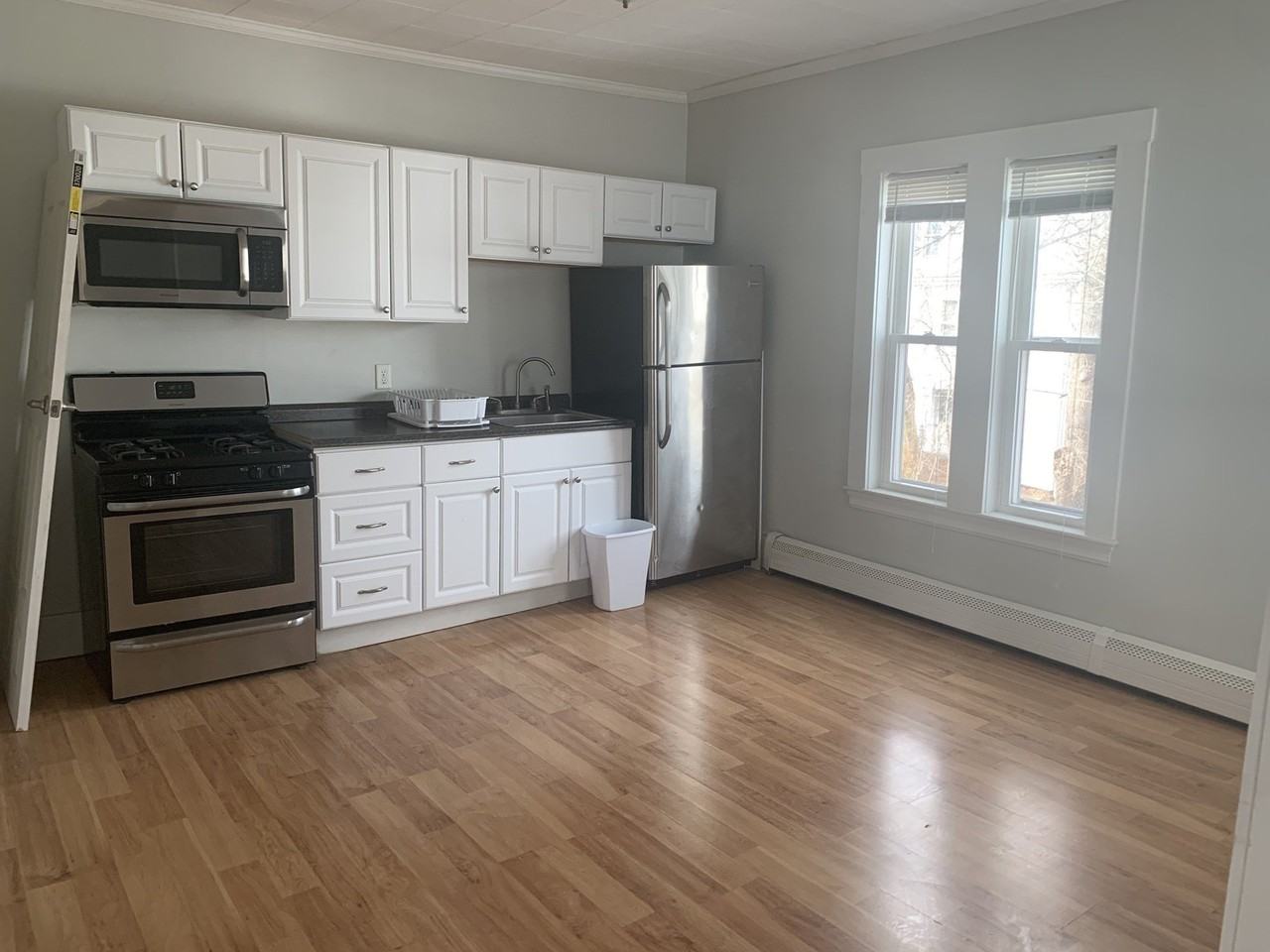 4 W Park St #1F