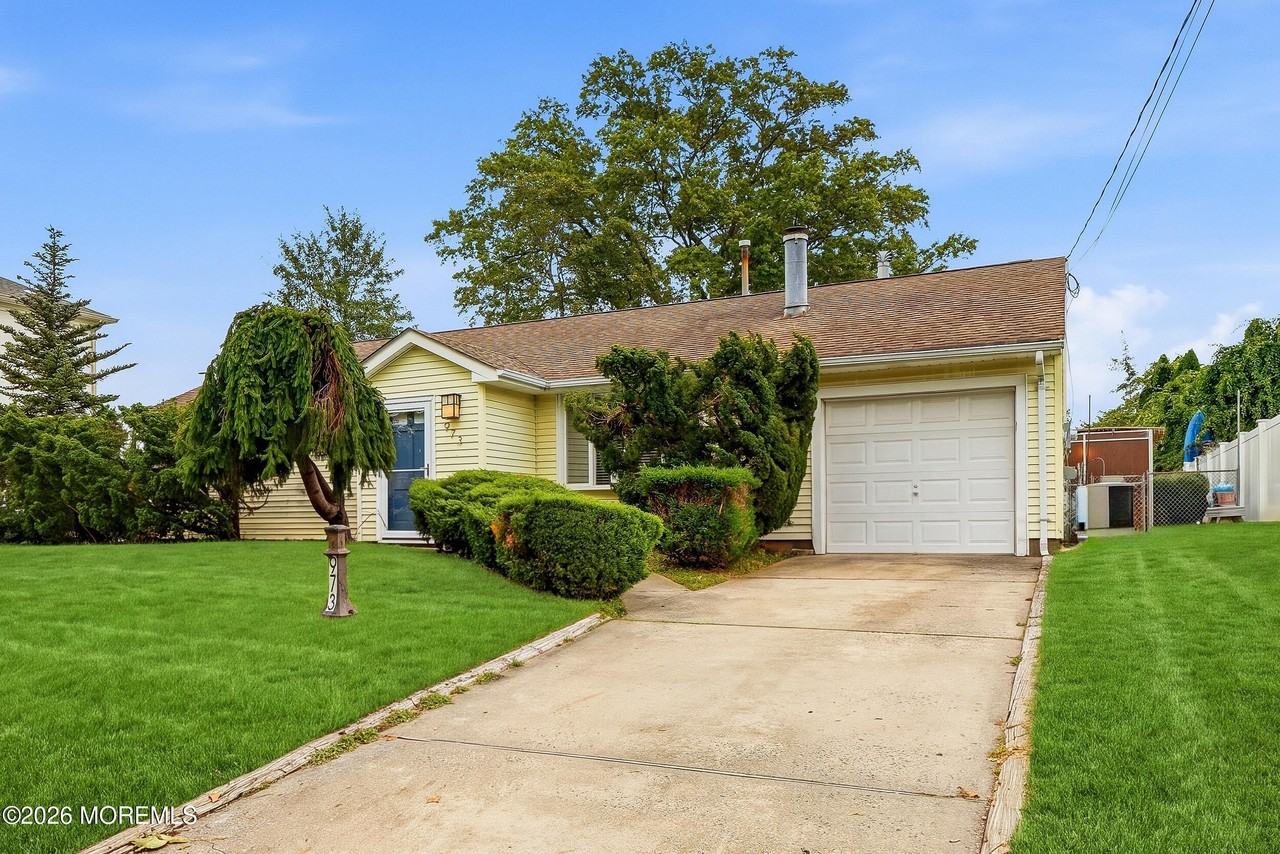973 Elizabeth Ter - Photo 2 of 7