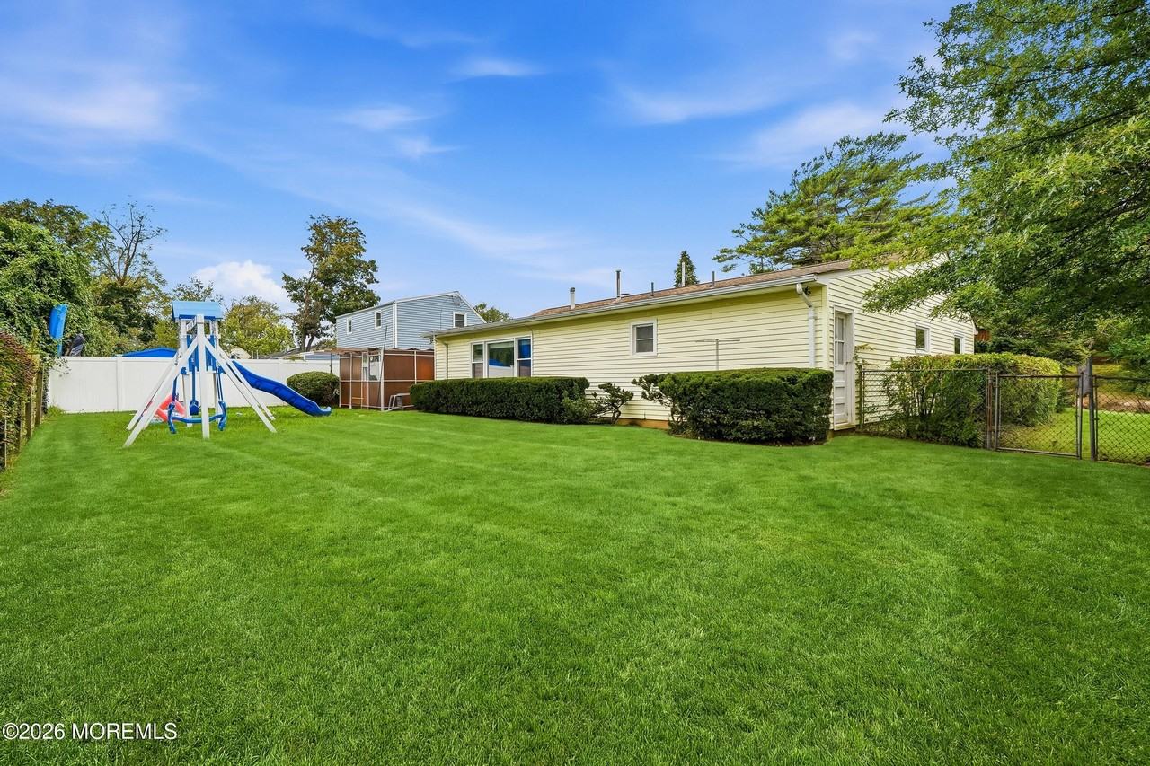 973 Elizabeth Ter - Photo 3 of 7