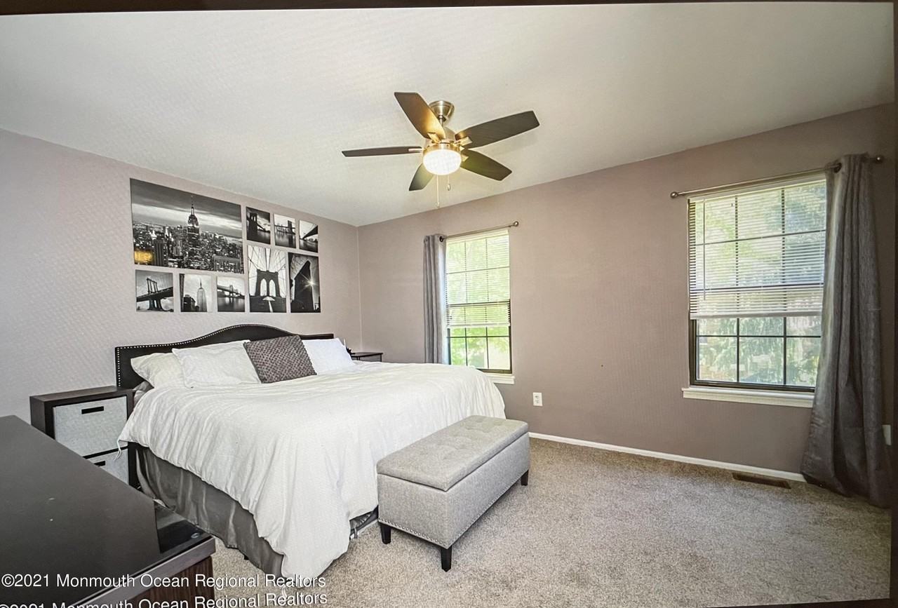 24 Balmoral Ct - Photo 3 of 4
