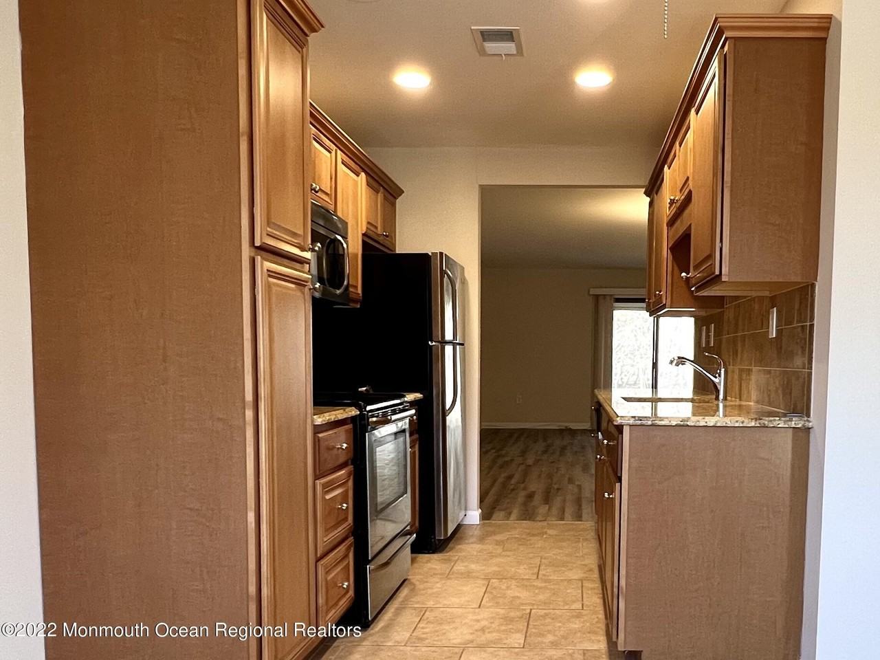 70 Overlook Way #D - Photo 2 of 19