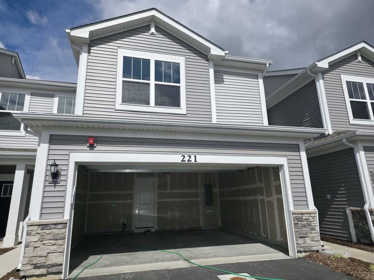 221 Cooney Way
