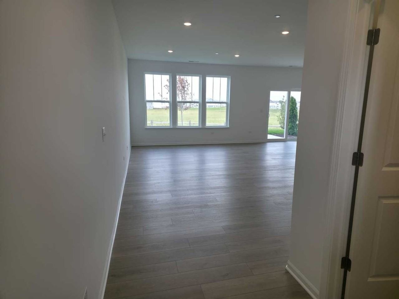 221 Cooney Way - Photo 3 of 17