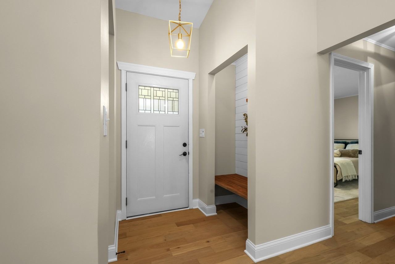 752 N Brookdale Dr - Photo 3 of 31
