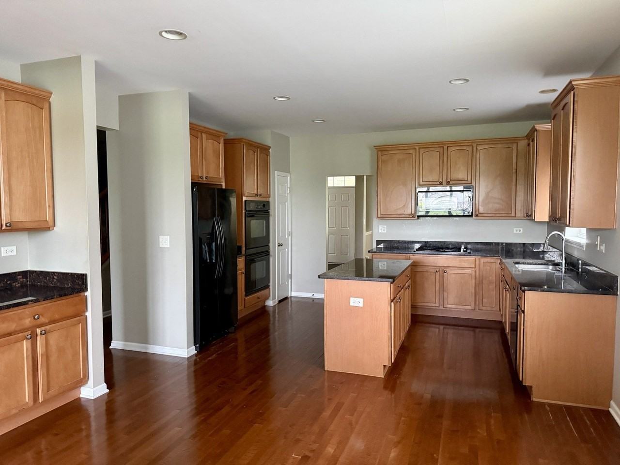 788 Bonaventure Dr - Photo 5 of 15