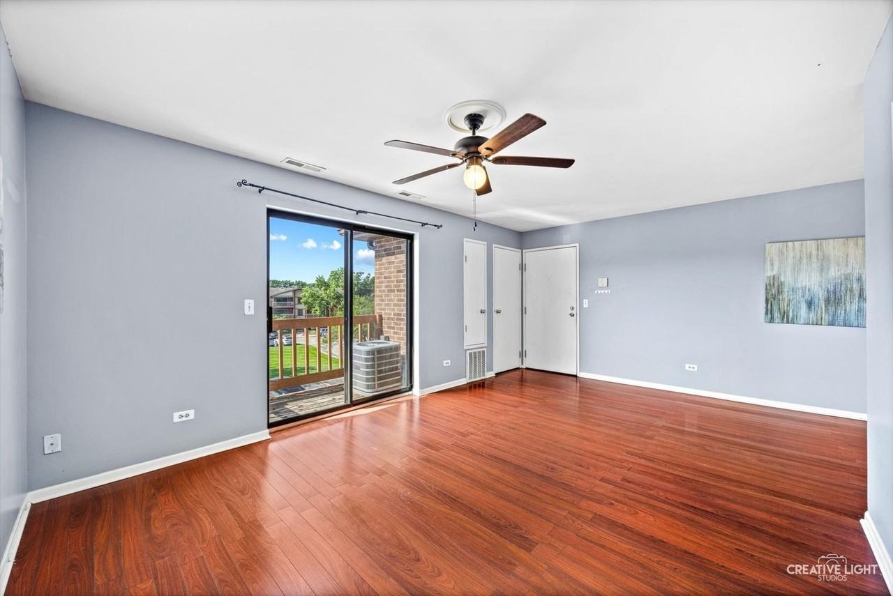 2260 Abbeywood Dr #F - Photo 4 of 18