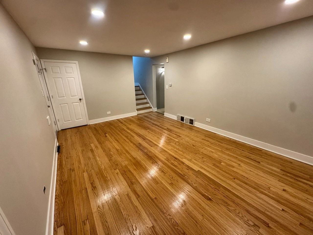 14635 Woodlawn Ave - Photo 2 of 20