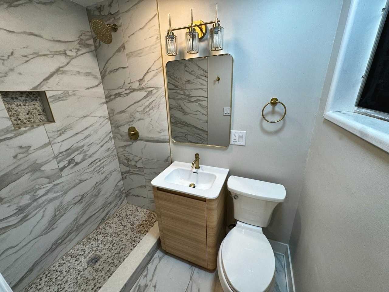 14635 Woodlawn Ave - Photo 6 of 20