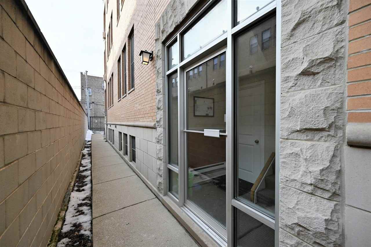 2108 N California Ave #3R - Photo 3 of 26