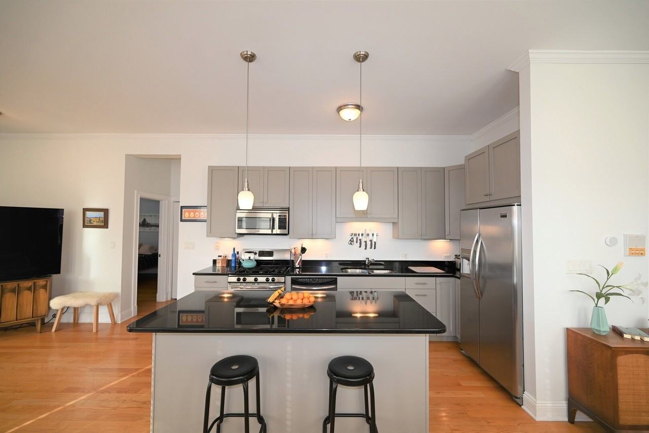 2108 N California Ave #3R - Photo 7 of 26