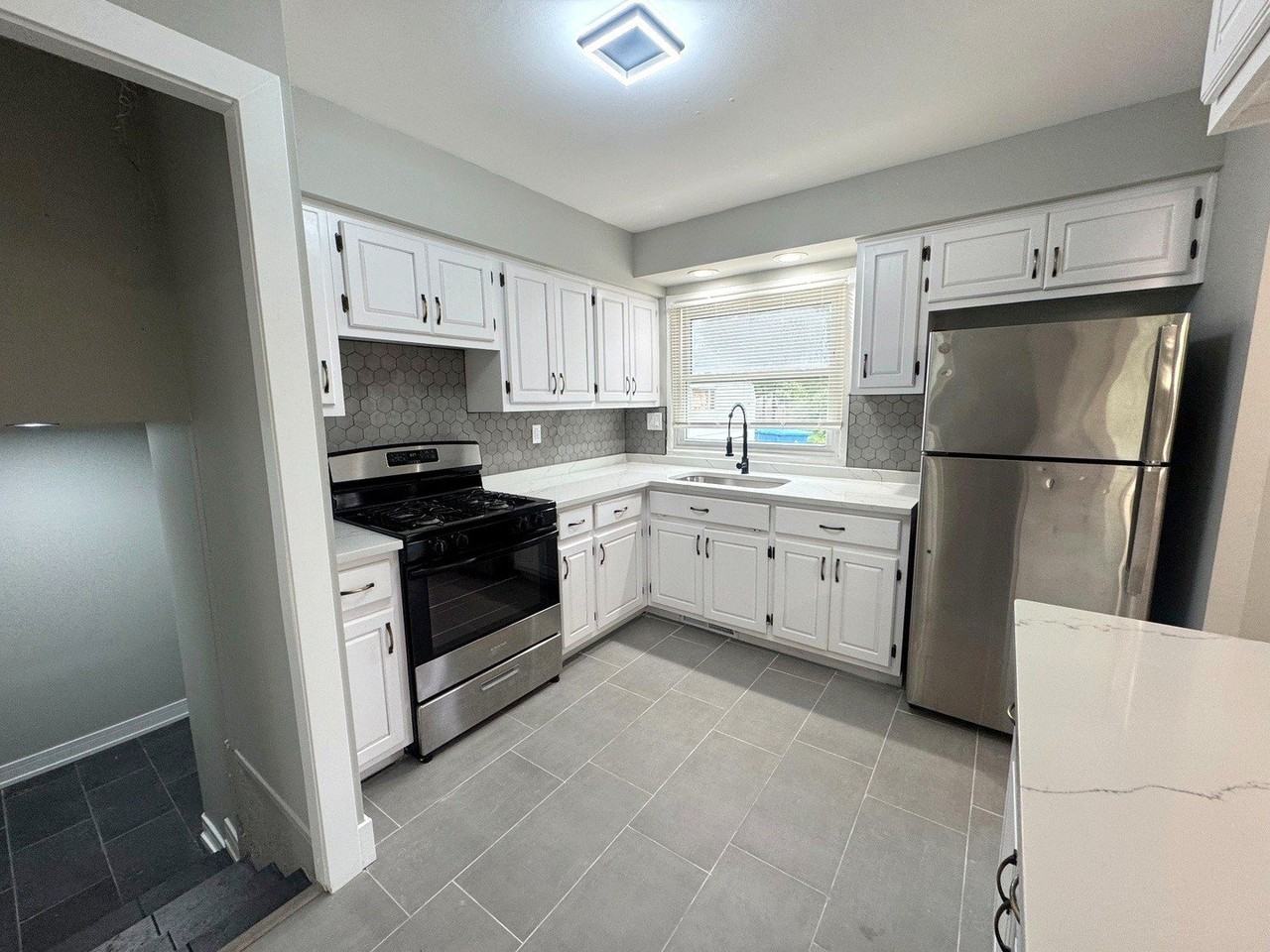 1855 Reichert Ave - Photo 7 of 23