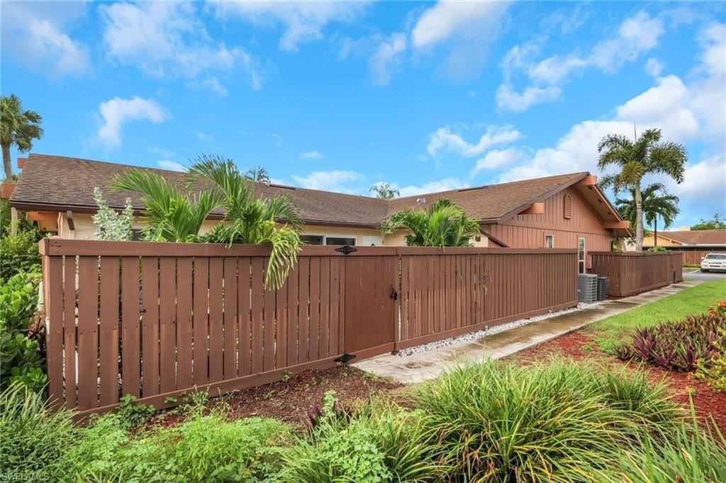 6303 Royal Woods Dr - Photo 5 of 26