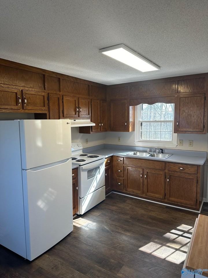 460 Lake Logan Rd - Photo 3 of 10