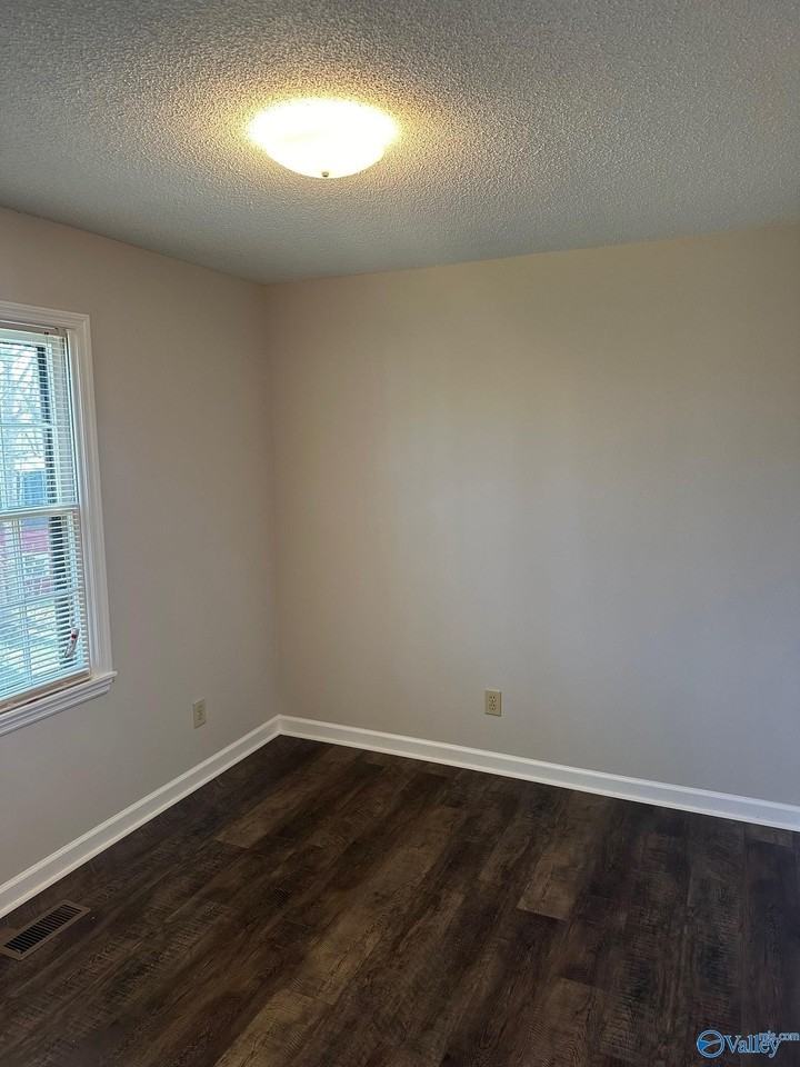 460 Lake Logan Rd - Photo 4 of 10