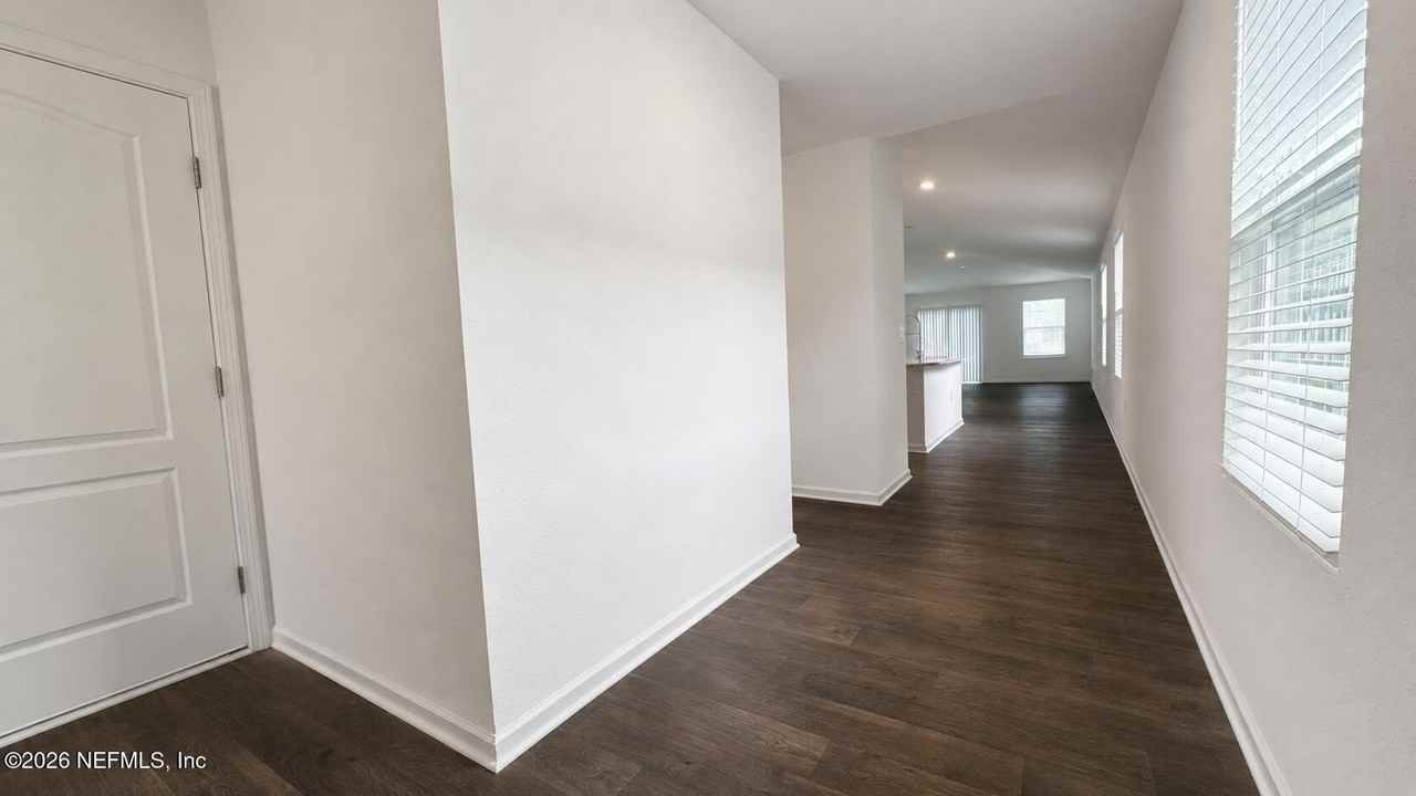 4285 Hemlock St - Photo 2 of 17