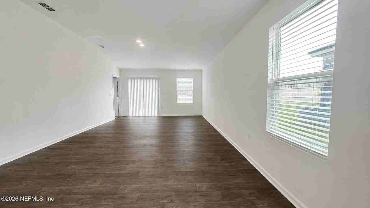 4285 Hemlock St - Photo 6 of 17