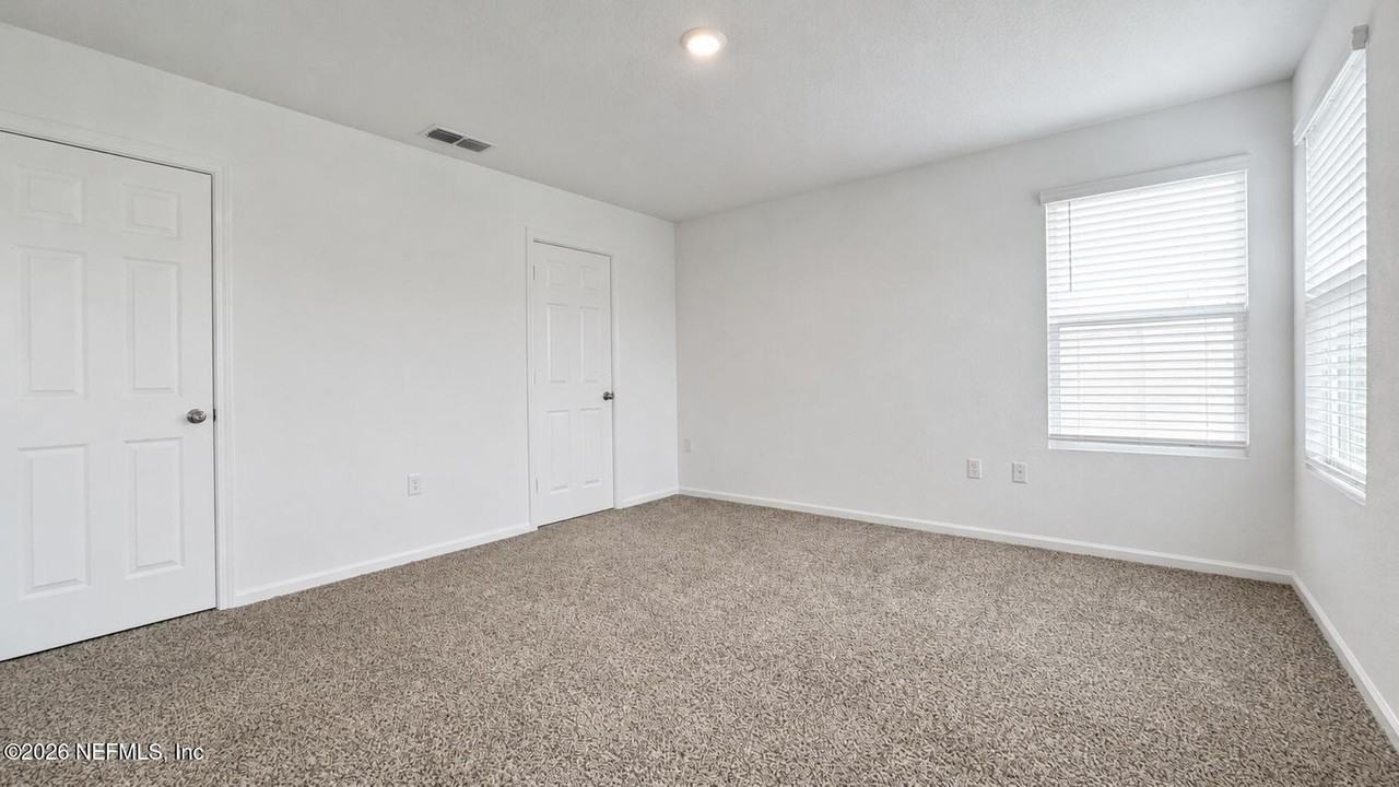 4285 Hemlock St - Photo 7 of 17