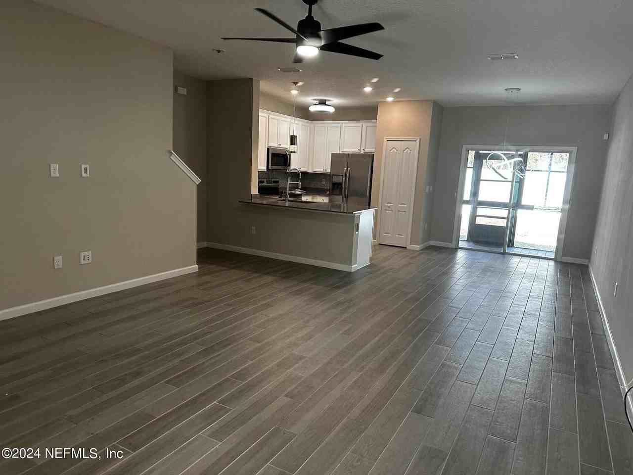 7371 Palm Hills Dr - Photo 7 of 50