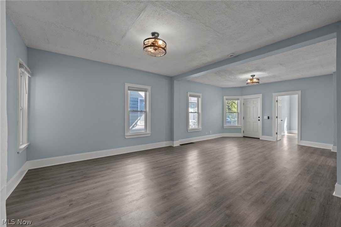 1424 Starkweather Ave - Photo 7 of 17