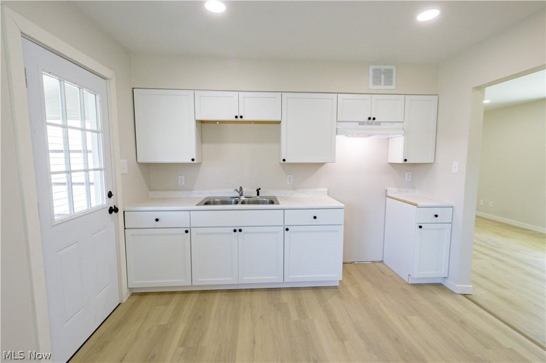 943 Erskine Ave - Photo 5 of 31