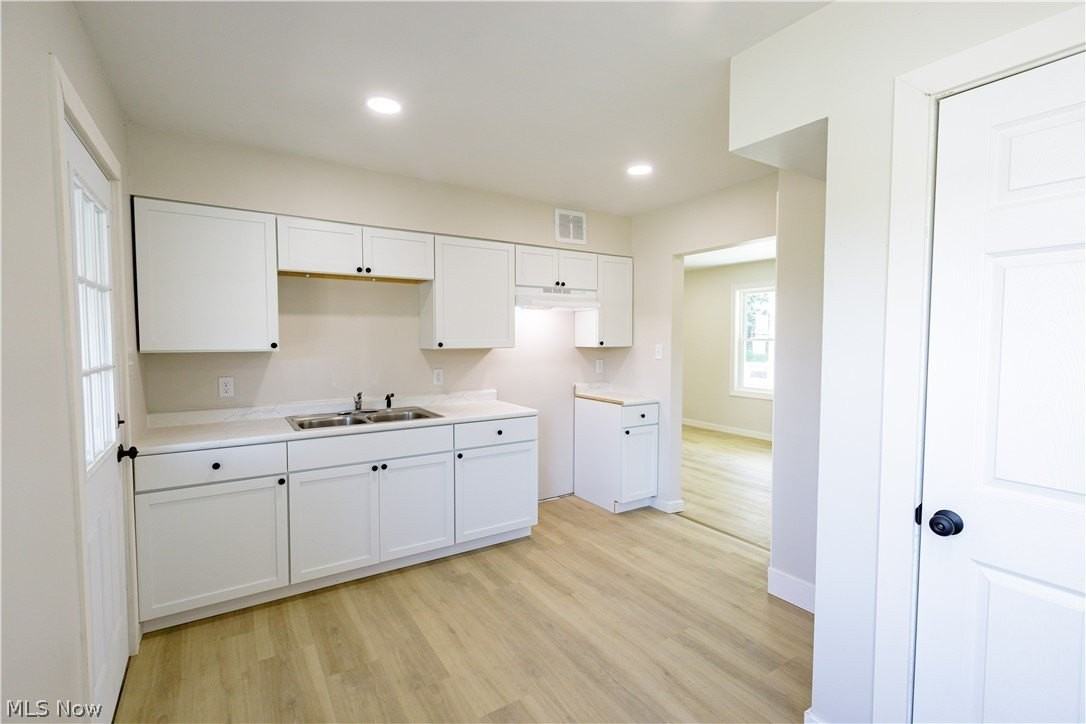 943 Erskine Ave - Photo 6 of 31