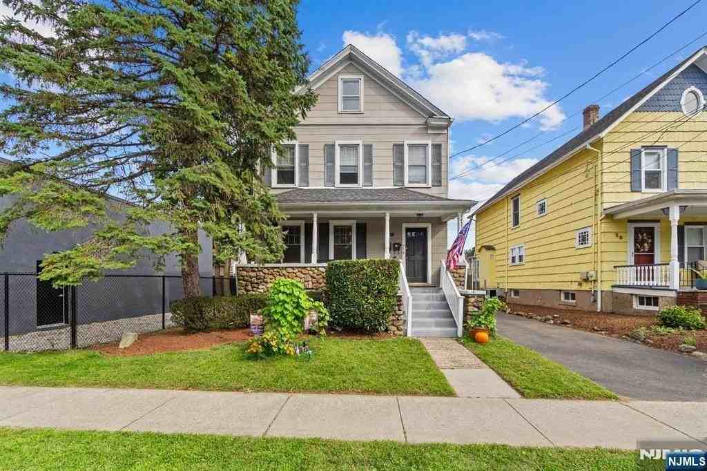 31 Wanamaker Ave #1 - Photo 3 of 44