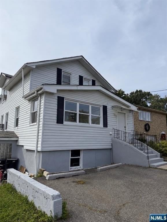 25 Henry St #1 - Photo 2 of 21
