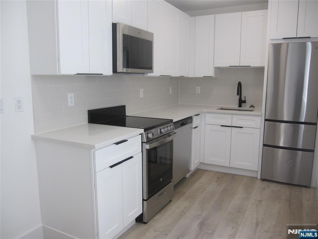 119 1st St #2A - Photo 2 of 8