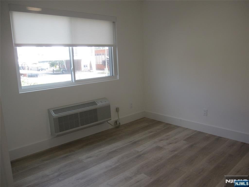 119 1st St #2A - Photo 5 of 8