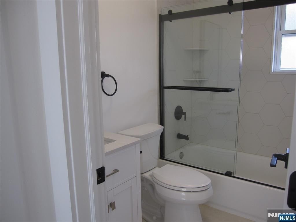 119 1st St #2A - Photo 6 of 8