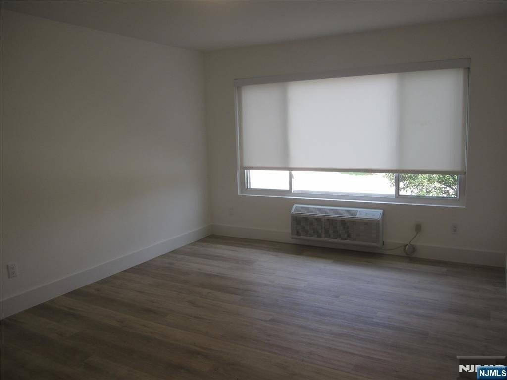119 1st St #2A - Photo 7 of 8