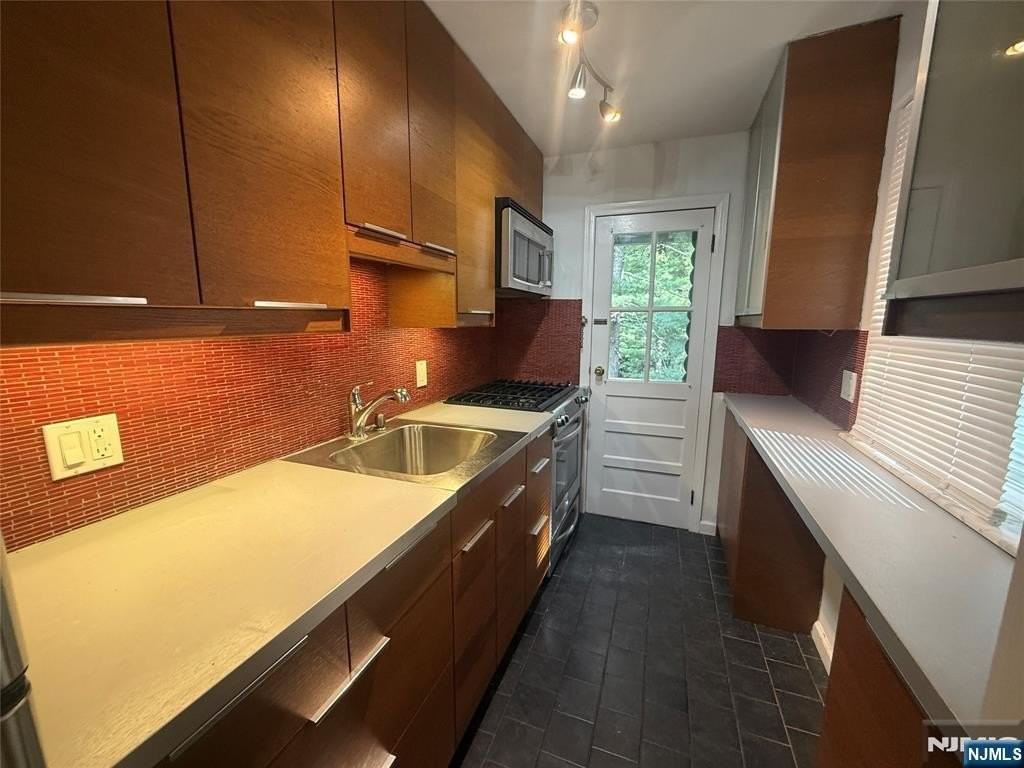 119 Harrison Ave #3 - Photo 5 of 6