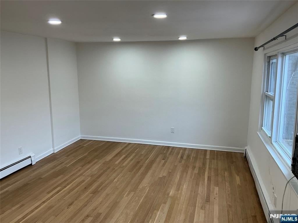 540 Anderson Ave #2 - Photo 3 of 21