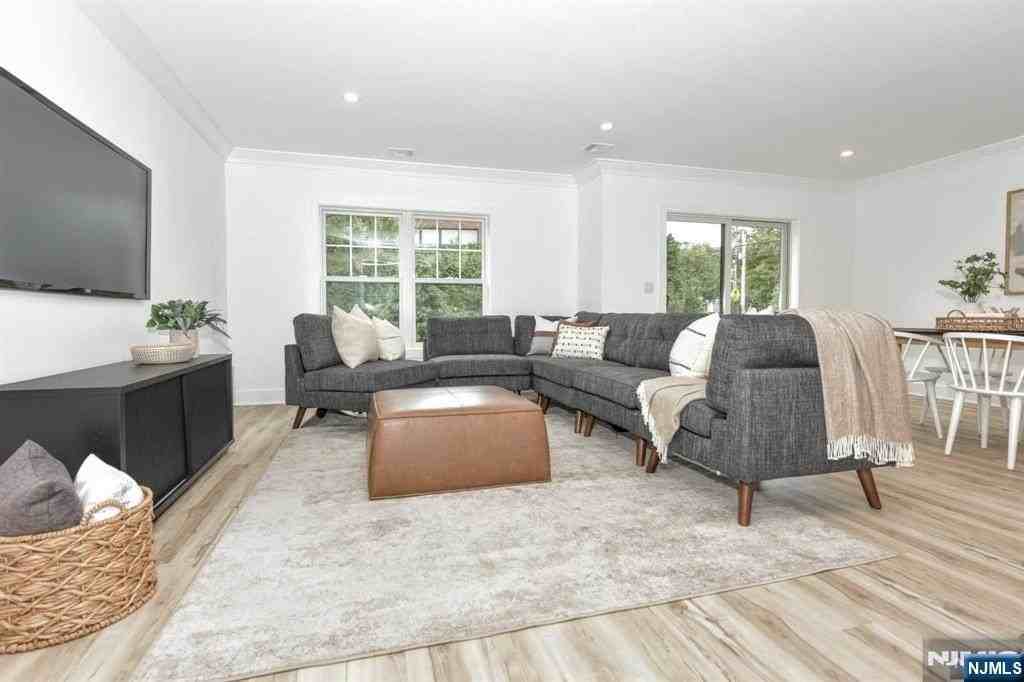 120 Collignon Way #120 - Photo 6 of 37