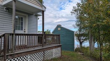 featured image of 10 Abenaki Trl