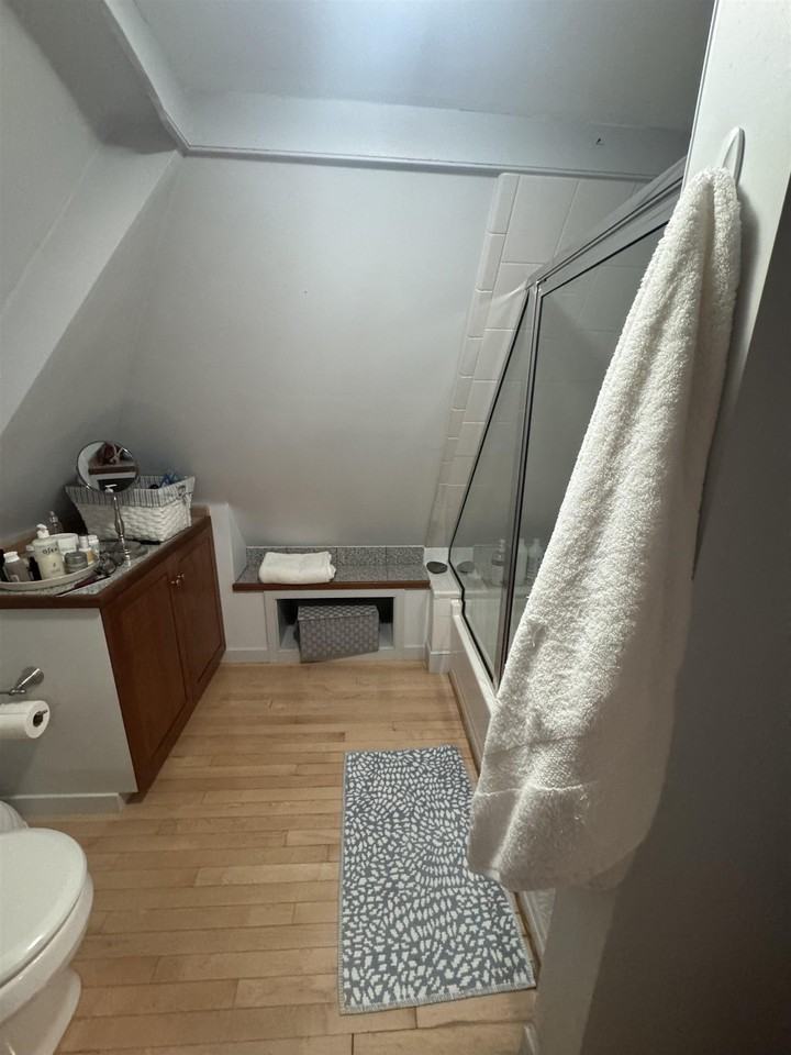 338 Middle St - Photo 7 of 11