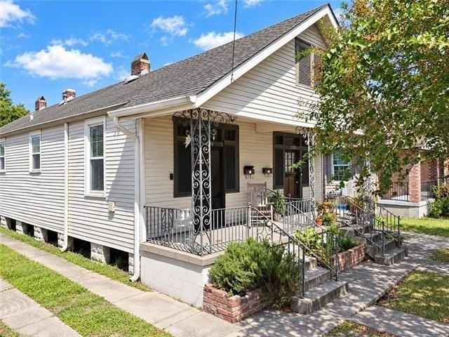 2926 Cambronne St - Photo 2 of 20