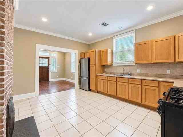 2926 Cambronne St - Photo 6 of 20