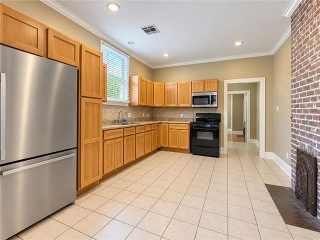 2926 Cambronne St - Photo 7 of 20
