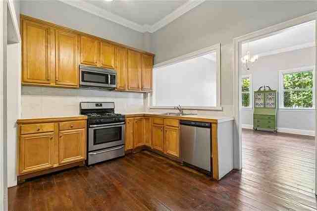 432 8th St - Photo 4 of 16