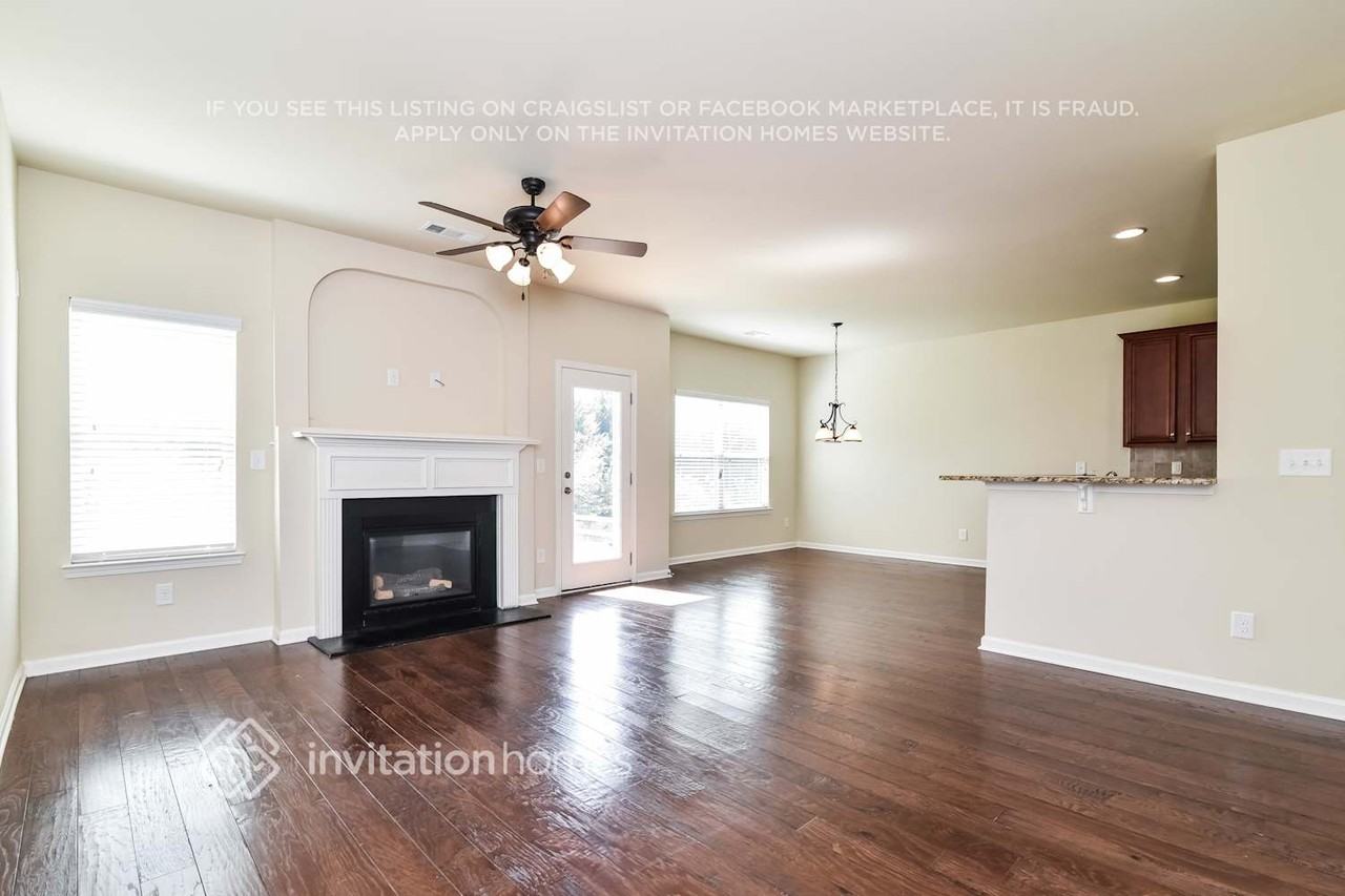 5015 Carriage Bridge Ln - Photo 4 of 19