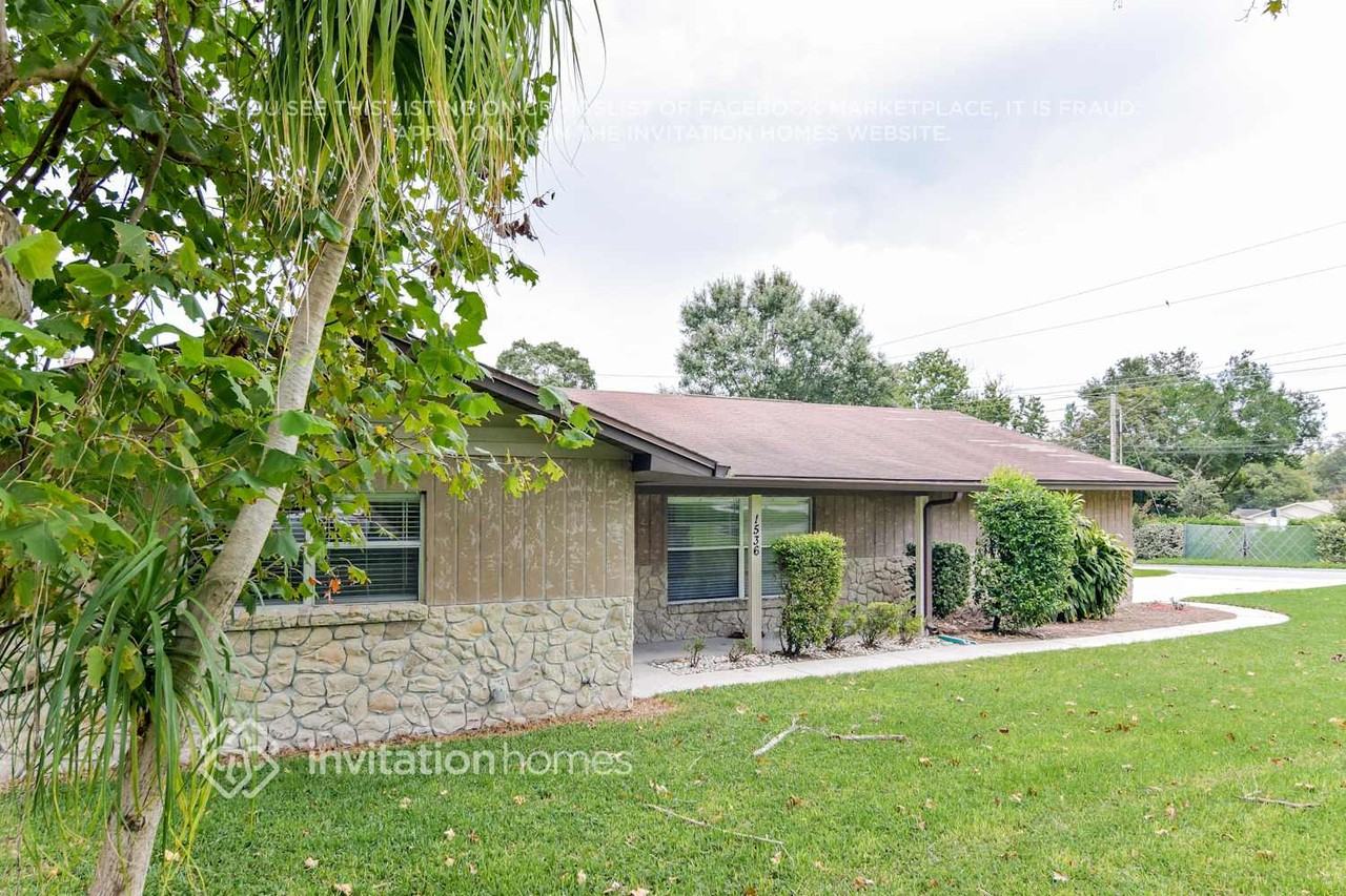 1536 Hallam Ct N - Photo 3 of 7