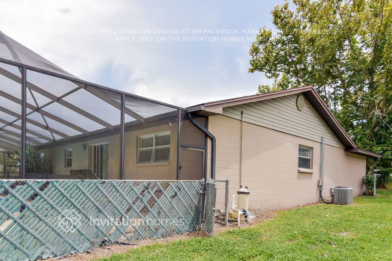 1536 Hallam Ct N - Photo 6 of 7