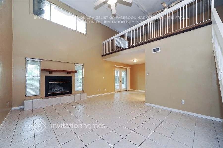 14727 Daybreak Dr - Photo 2 of 19