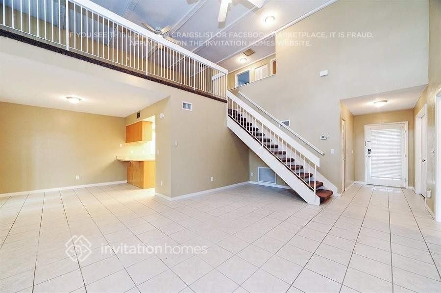 14727 Daybreak Dr - Photo 3 of 19