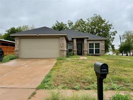 featured image of 3204 Henderson St