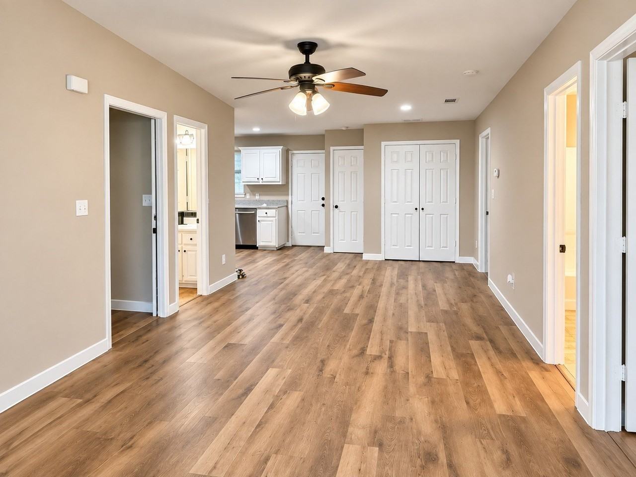 1102 Hamilton St - Photo 4 of 17