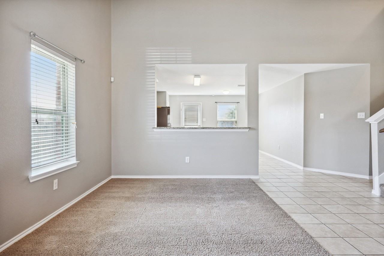 1180 Wentworth Way - Photo 7 of 34